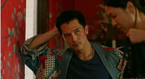 谁先爱上他的