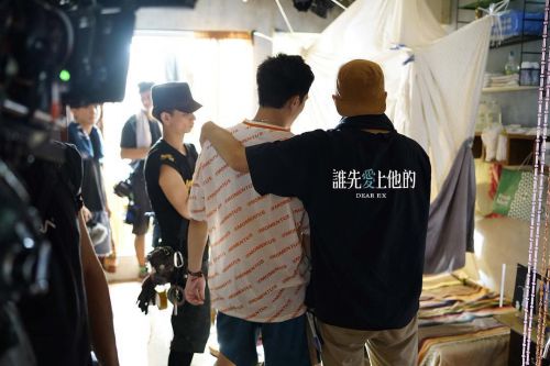 谁先爱上他的