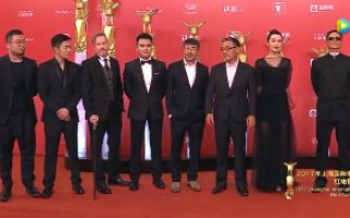 《最长一枪》剧组集体黑衣亮相上海电影节