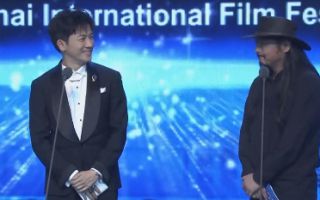 日本导演箱田优子凭借《在蓝色时分飞翔》得亚新奖最佳导演奖