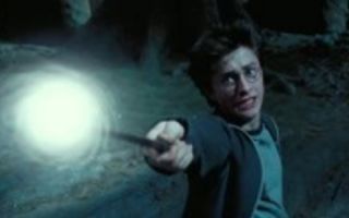 哈利自己拯救自己后兴奋不已 吓得赫敏惊声尖叫？