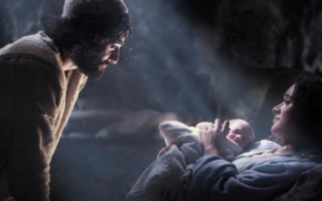 女主莫名其妙怀孕，最后发现原来是耶稣《基督诞生记》