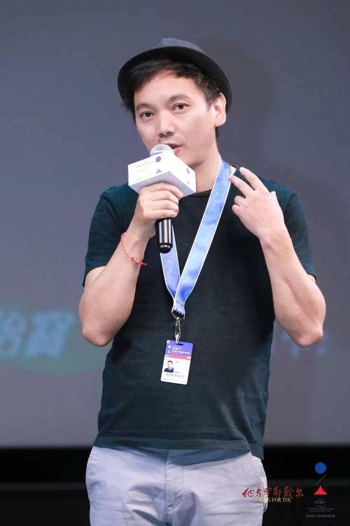 他与罗耶戴尔