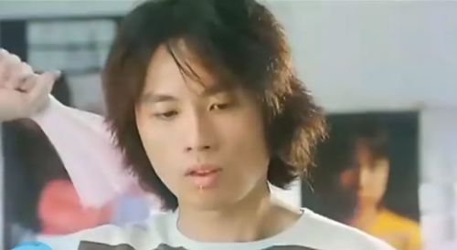 唔该借歪