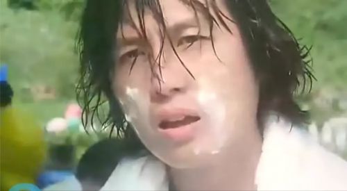 唔该借歪