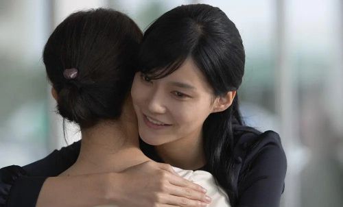 抽象画中的越南少女