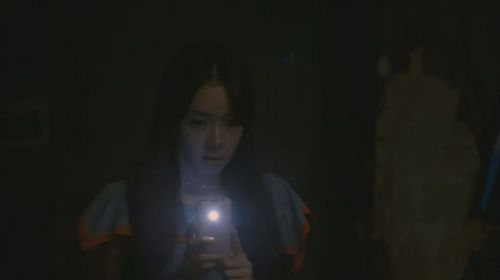 鬼影敲门