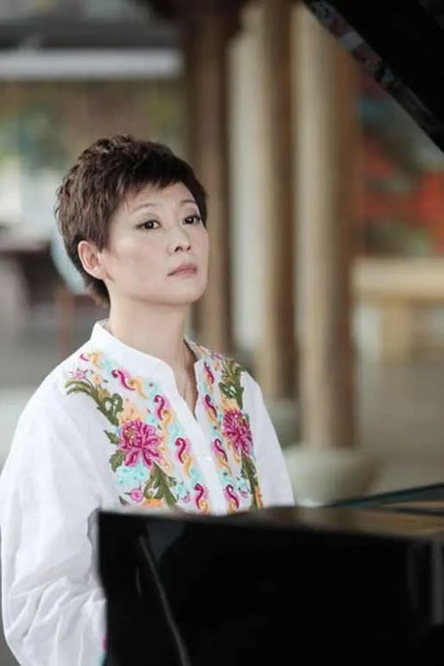 美丽笨女人