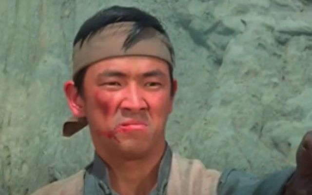武侠片：功夫小子被高手折断右臂，苦练残拳，一人血战九大高手