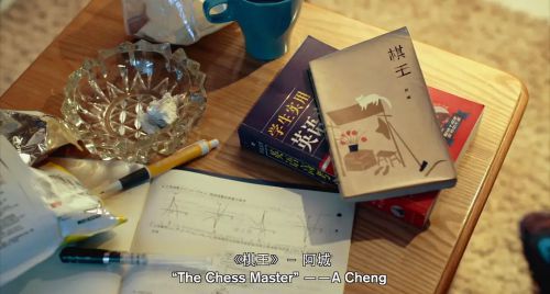 睡沙发的人