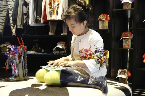 我爸比我小四岁