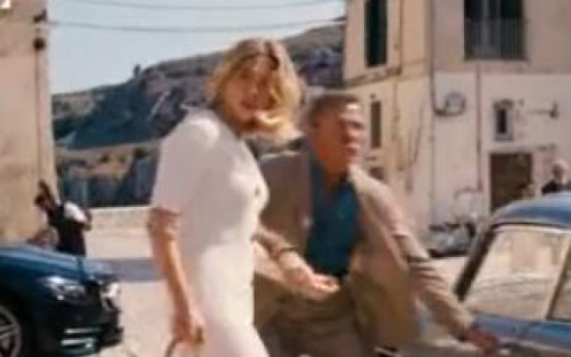 《007：无暇赴死》发布“搏命狂飙”片段