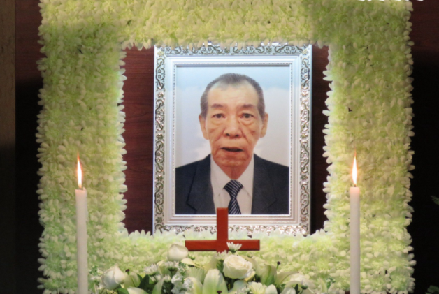 “坏人专业户”李兆基在香港的钻石山殡仪馆进行安息礼拜