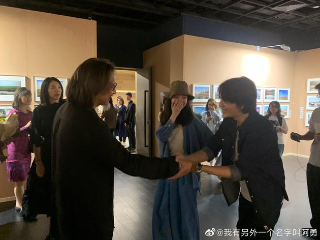 山下学堂开摄影展 陈坤倪妮黄轩悉数到场