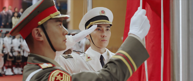 朱一龙《我和我的祖国》饰演护旗手：代表军人形象压力大