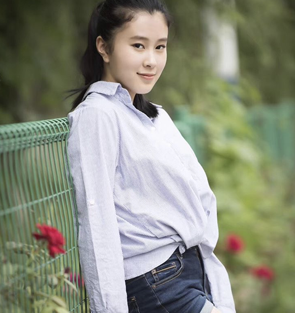 杨子17岁大女儿正式进军歌坛