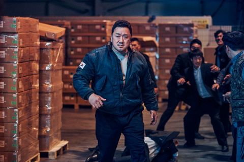 韩国电影：《电影版 坏家伙们》观影人次破455万 被誉为韩版《自杀突击队》