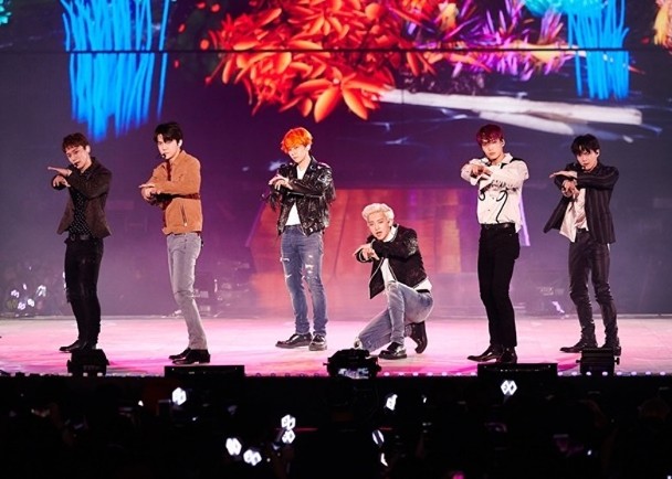 EXO相隔一年后回归乐坛 11月以6人阵容发新专