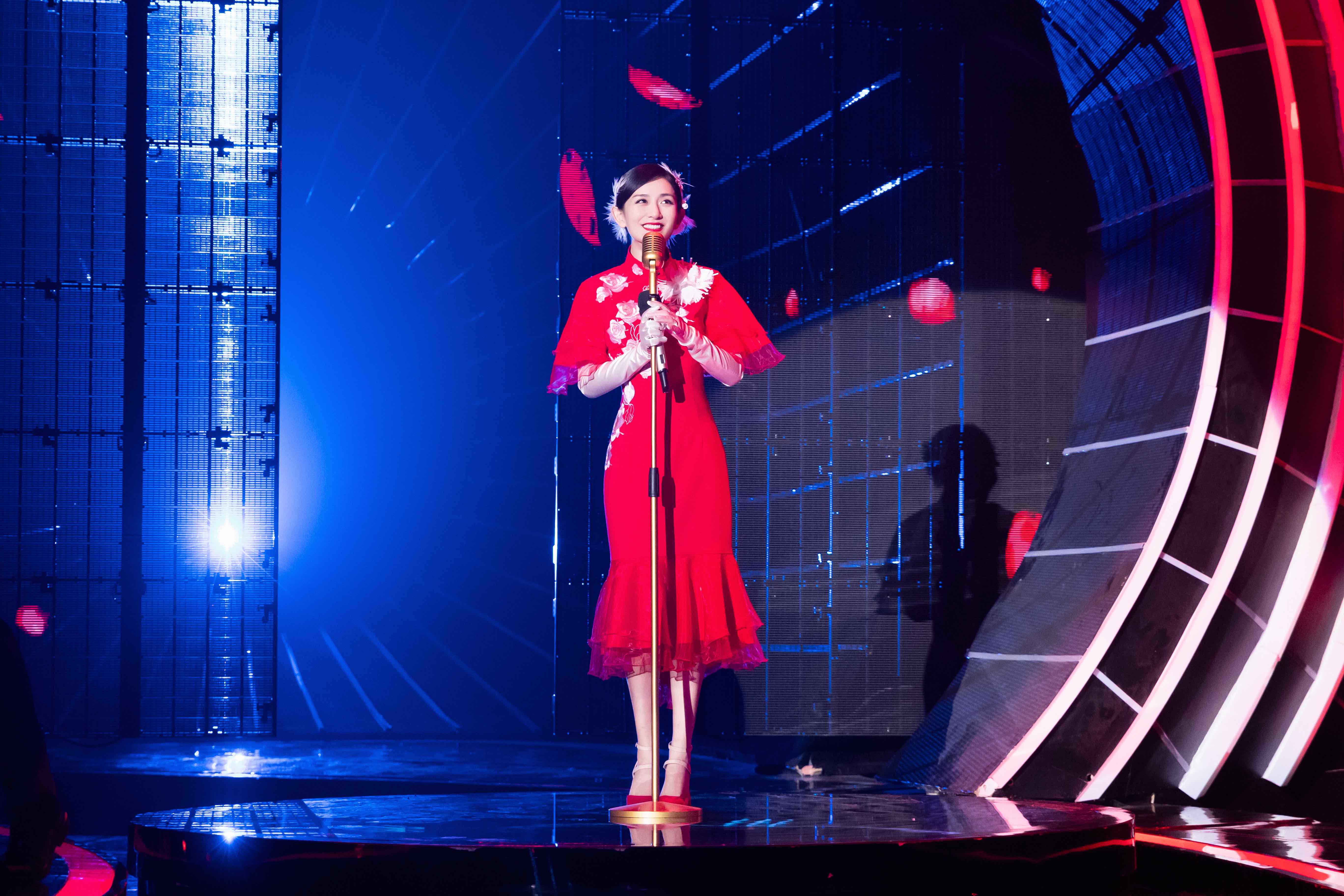 《嗨唱转起来》主题曲MV发布 令人上头走红网络