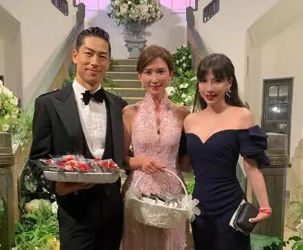 王力宏娇妻晒林志玲婚宴合照 发文配两个宝宝表情引猜测