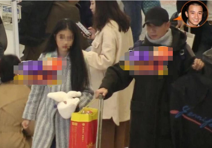 文章携女儿爱马现身机场 对女儿爱护有加