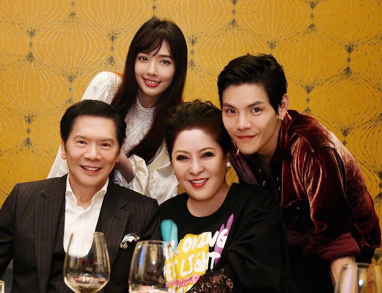 郭碧婷婚后首次为公公庆生 向佐晒合照画面温馨