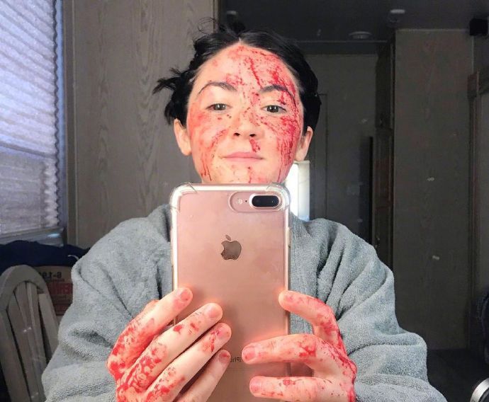 《孤儿怨：首杀》杀青 伊莎贝拉·弗尔曼分享妆化幕后照