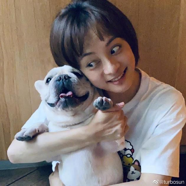 孙俪吐槽邓超“双标” 对家中两只萌犬区别对待