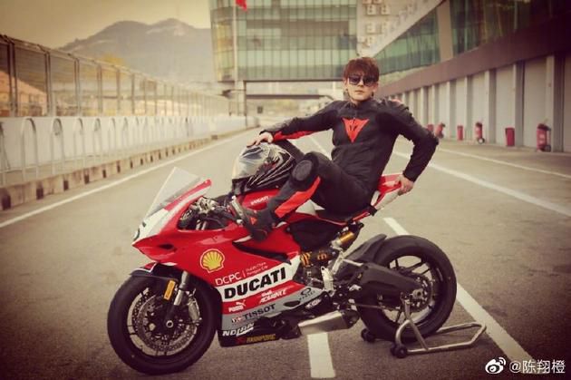 陈翔疑似发文怼毛晓彤粉丝