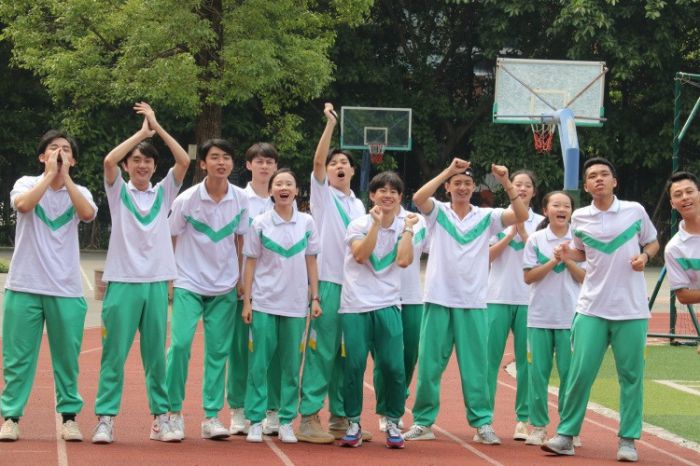 《我的体育老师》广州开机，20多名老戏骨加盟，聚焦高中体育课