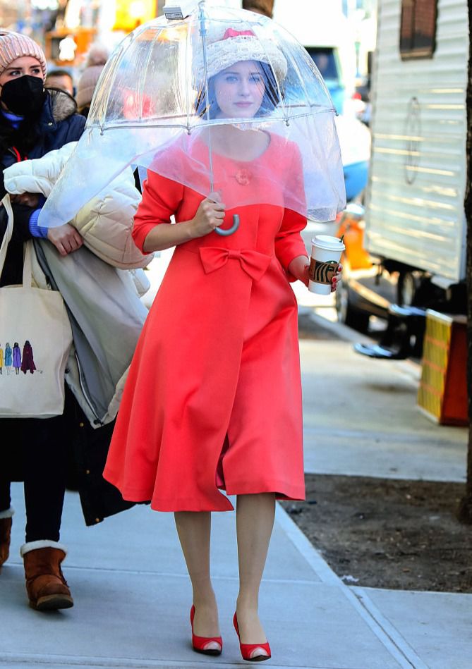 《麦瑟尔夫人》第四季开拍，蕾切尔着红裙现身纽约片场
