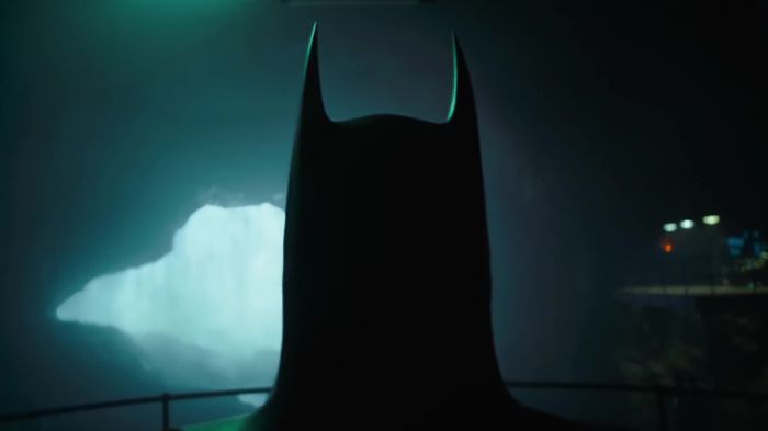 《闪电侠》首曝中字预告 迈克尔·基顿版蝙蝠侠现身
