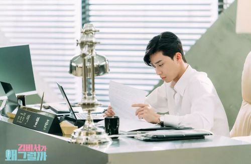 金秘书为何那样
