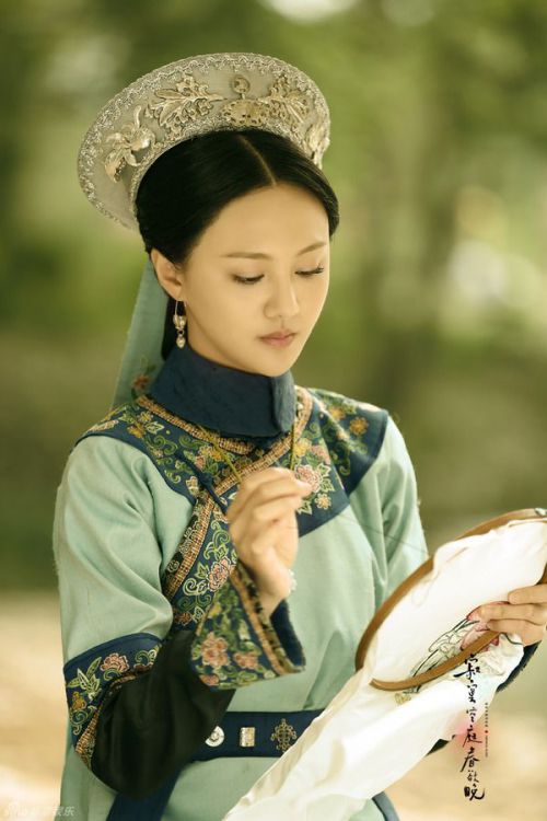 寂寞空庭春欲晚