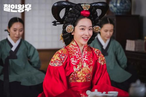哲仁王后