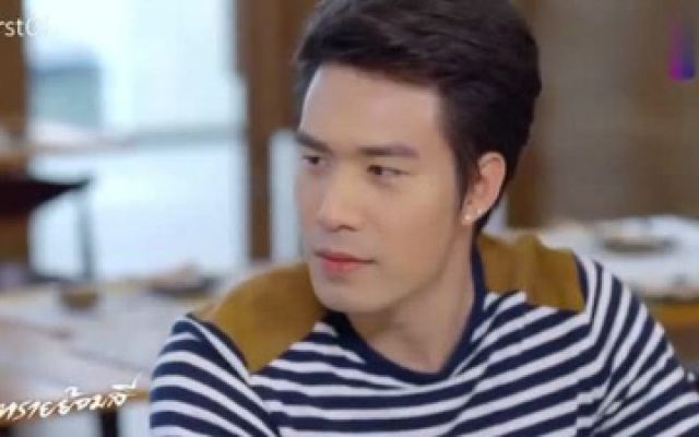 彩色砂：谁说美貌与智商不能兼得，这位小姐姐就是例子，说得真棒
