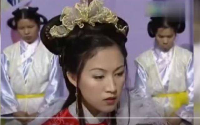  新女驸马冯素贞扮女童随公主下凡，那时候的黄奕真的好美