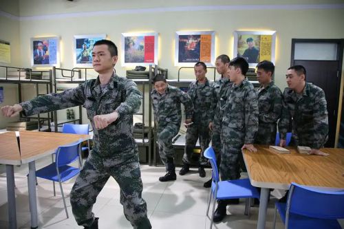 大学生士兵的故事