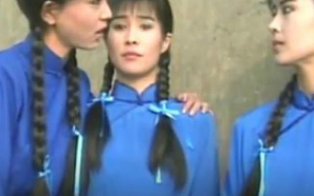 三朵花：年轻的刘雪华和俞小凡，站在一起气质真是不相上下
