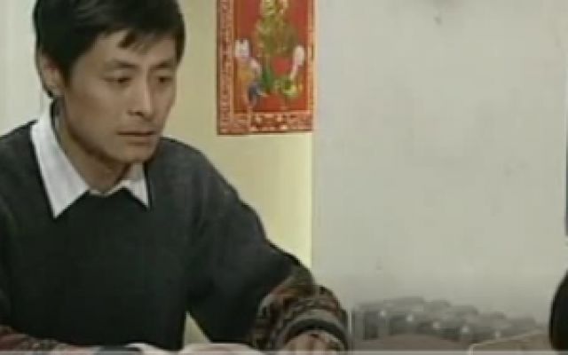 男子在家教孩子学习，突然发现不对劲，儿子竟喝多补品